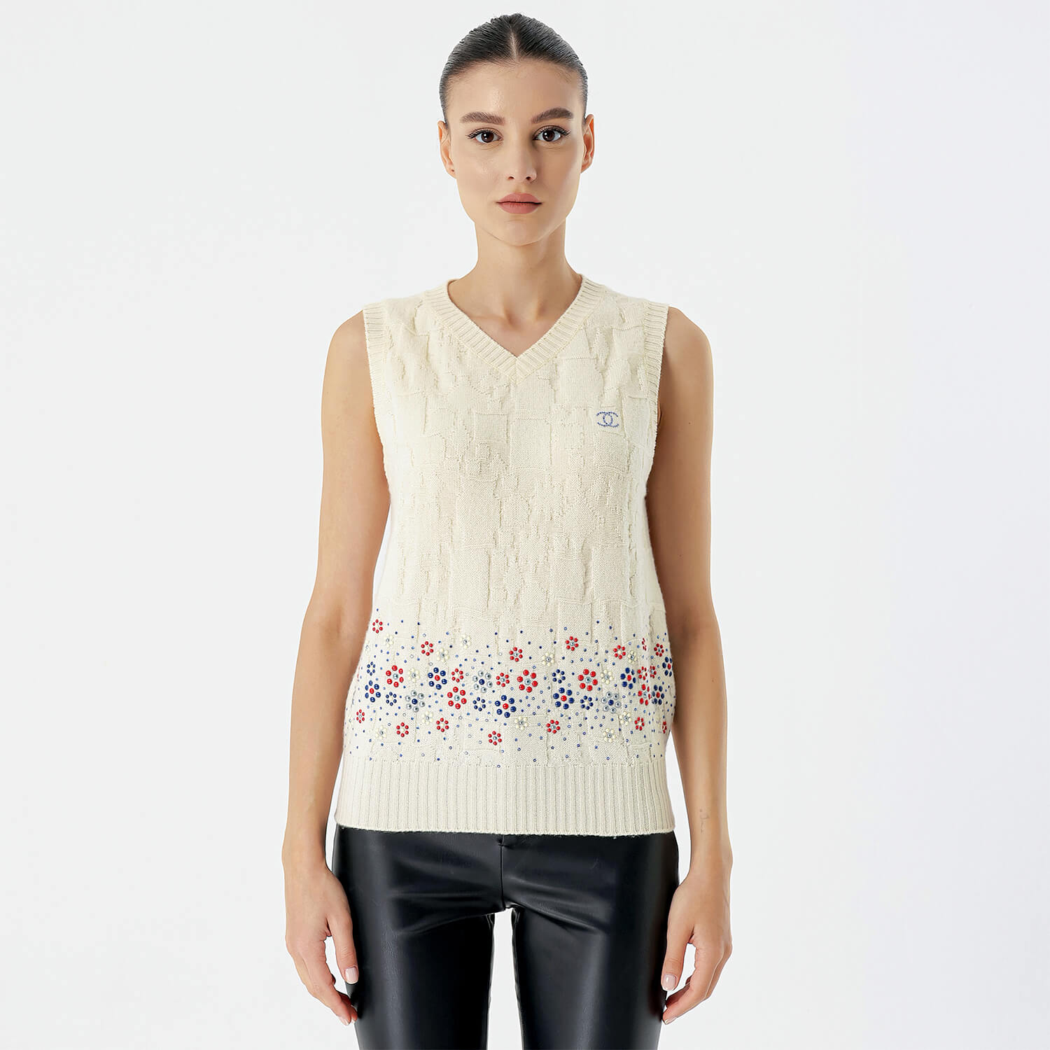 Chanel - Cream Cashmere Floral Embroidery Slim Sweater